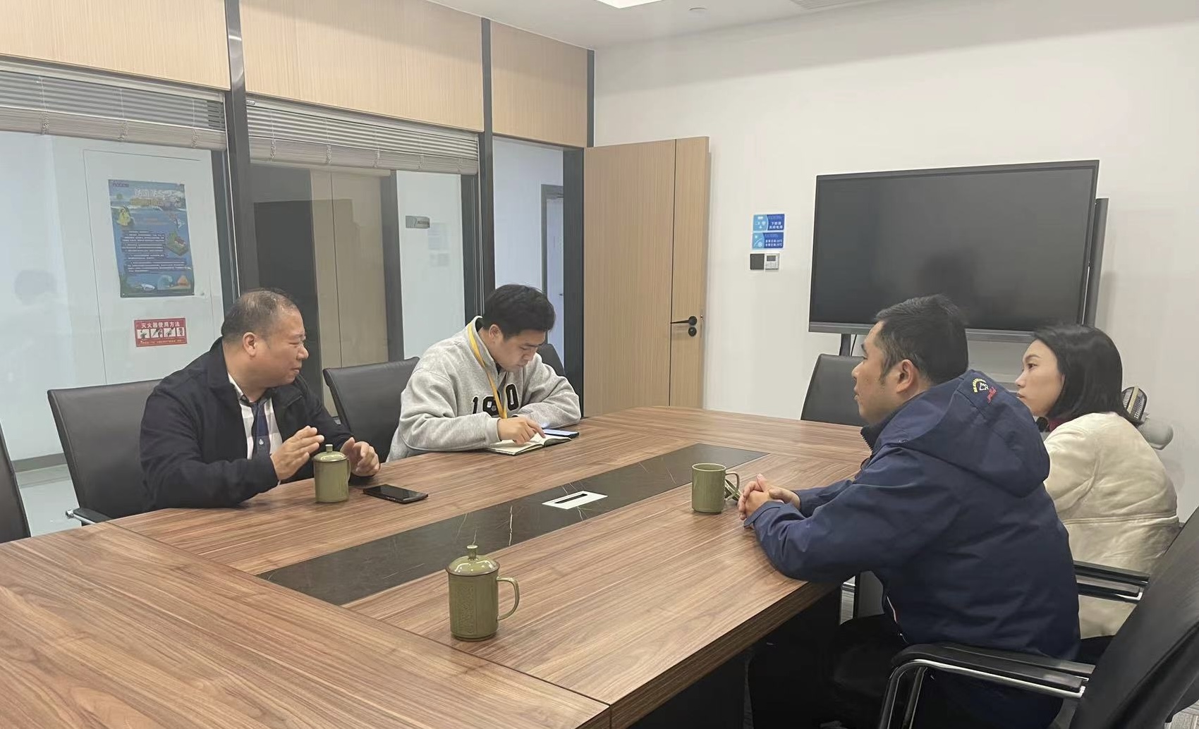 雙嶼街道黨工委委員、紀(jì)工委書記葉鋒一行赴面粉公司考察調(diào)研
